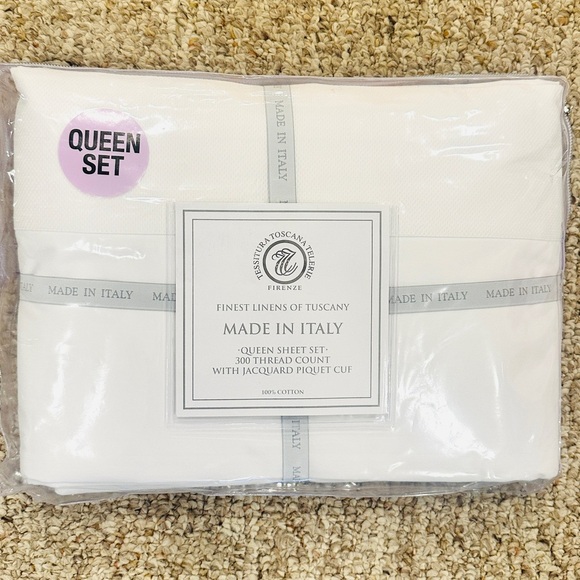 Queen Sheet Set- Solid White With Jacuard Piquet Cuf 300 Thread Count New Luxury - Picture 1 of 5